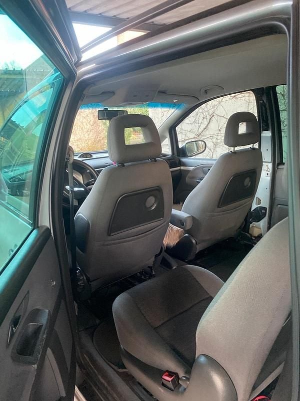 Gebraucht Ford Galaxy 150 PS (110 kW) 2005 Silber Van / Kleinbus