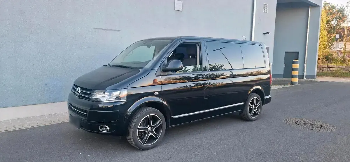 Gebraucht VW Multivan 140 PS (102 kW) 2015 Schwarz Van / Kleinbus