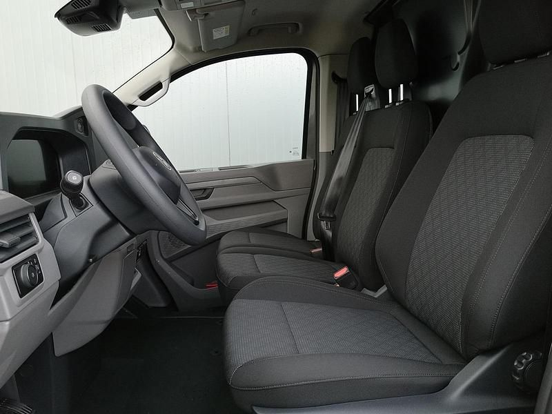 Neu VW T6.1 100 kW (136 PS) 2026 Graphite dust metallic Van