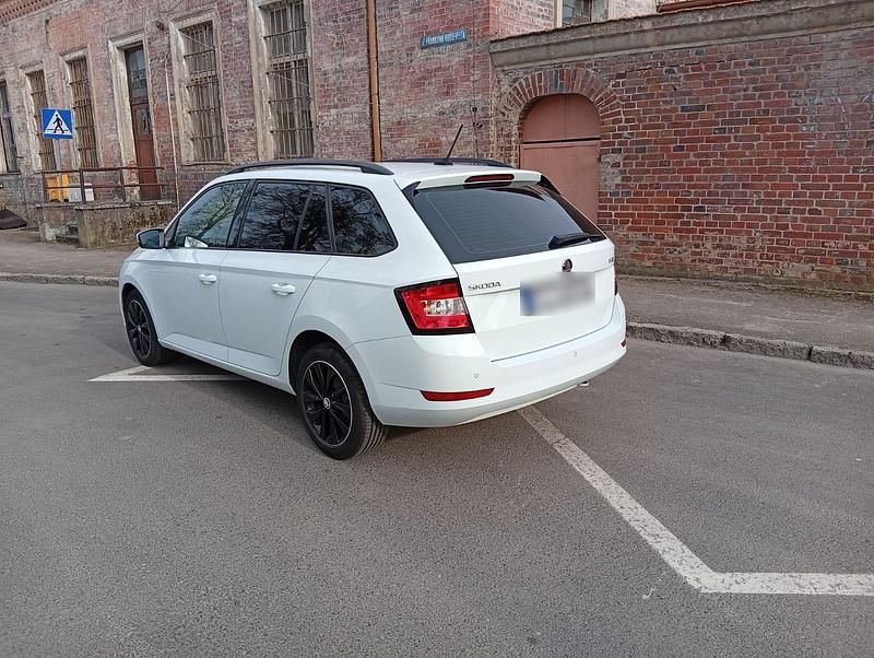 Gebraucht Skoda Fabia 95 PS (69 kW) 2020 Weiß Kombi