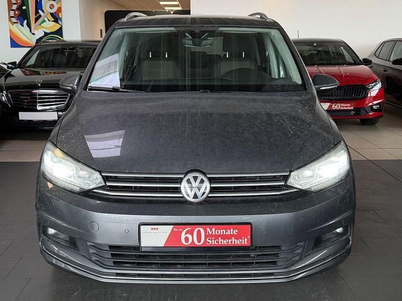 Gebraucht VW Touran Highline 150 PS (110 kW) 2017 Grau Van / Kleinbus