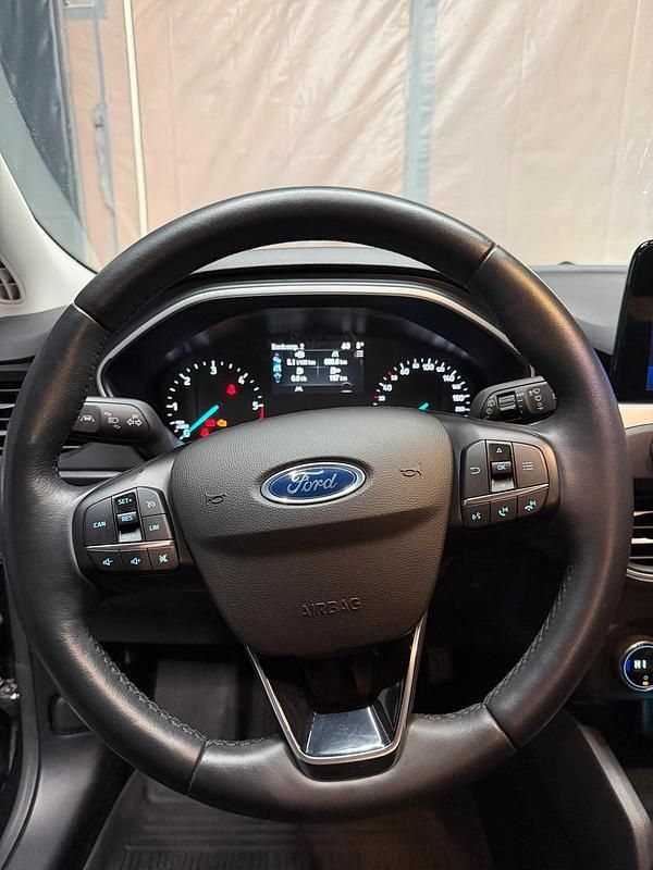 Gebraucht Ford Focus 120 PS (88 kW) 2021 Schwarz Kombi