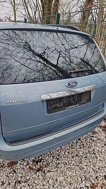 Gebraucht Ford Focus Ambiente 109 PS (80 kW) 2008 Blau Kombi