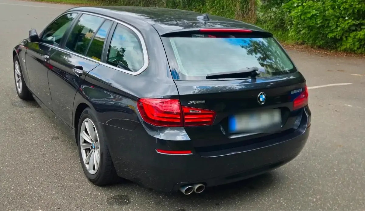 Gebraucht BMW 525 Luxury Line 218 PS (160 kW) 2015 Grau Kombi