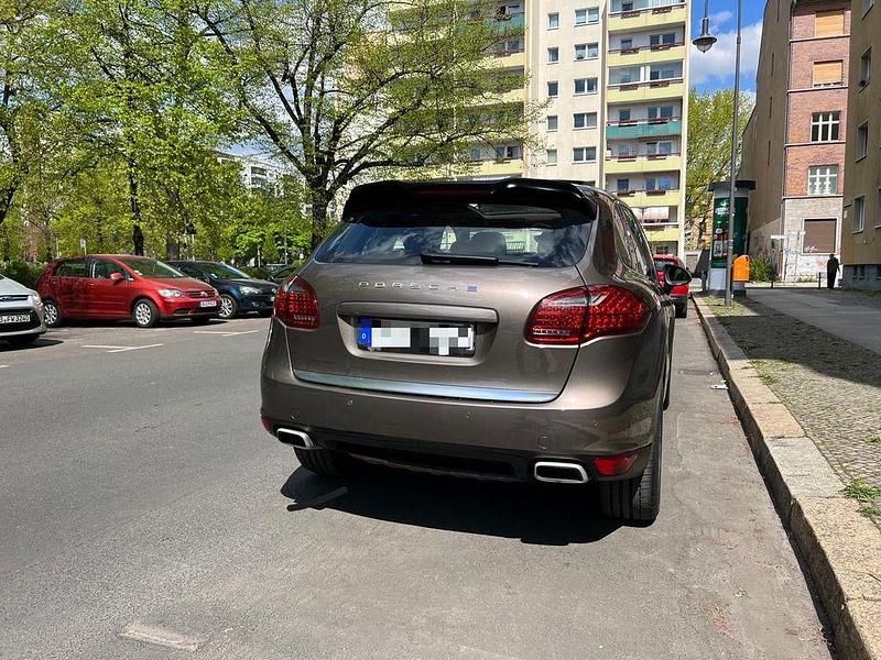 Gebraucht Porsche Cayenne 245 PS (180 kW) 2012 Braun SUV