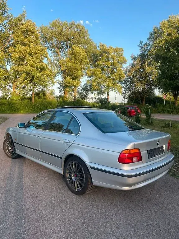 Gebraucht BMW 520 150 PS (110 kW) 2000 Silber Limousine