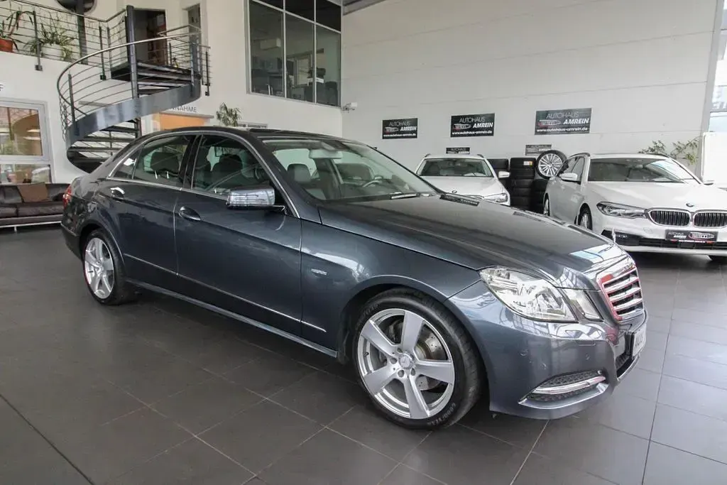Gebraucht Mercedes E200 Avantgarde 184 PS (135 kW) 2011 Grau Limousine