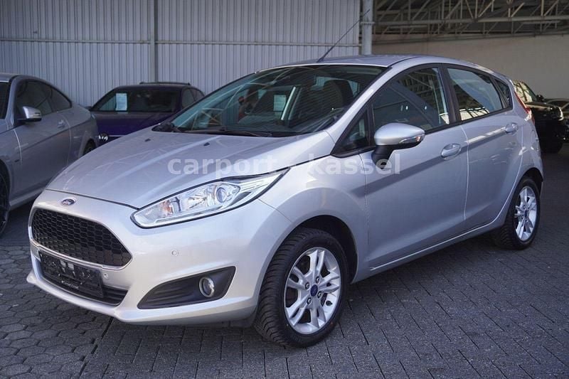 Gebraucht Ford Fiesta Celebration 101 PS (74 kW) 2017 Silber Kleinwagen