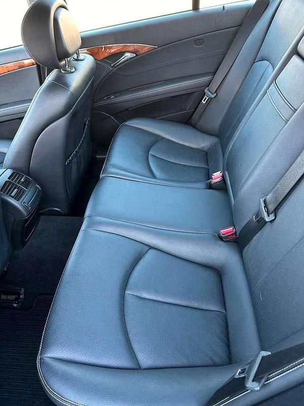 Gebraucht Mercedes E220 170 PS (125 kW) 2007 Grau Limousine