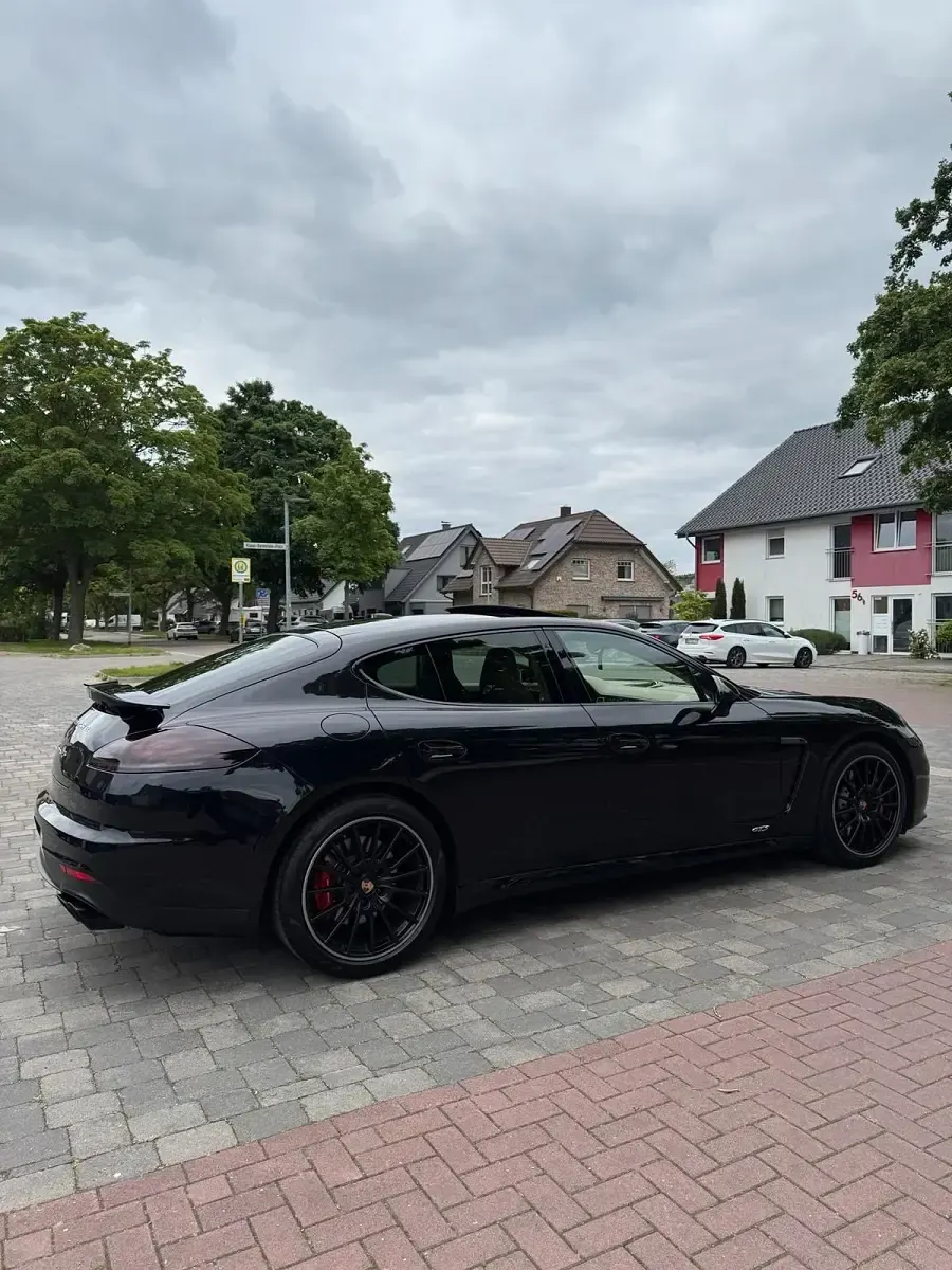 Gebraucht Porsche Panamera GTS 441 PS (324 kW) 2014 Schwarz Kleinwagen