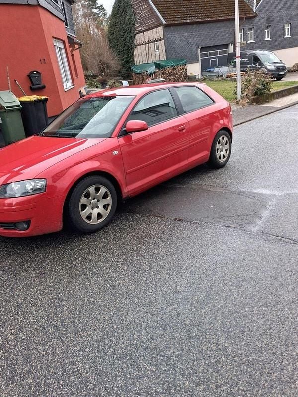 Gebraucht Audi A3 Attraction 105 PS (77 kW) 2004 Rot Kleinwagen