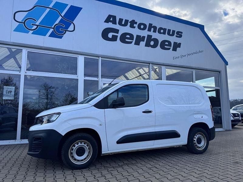 Gebraucht Peugeot Partner 131 PS (96 kW) 2021 Weiß Van / Kleinbus