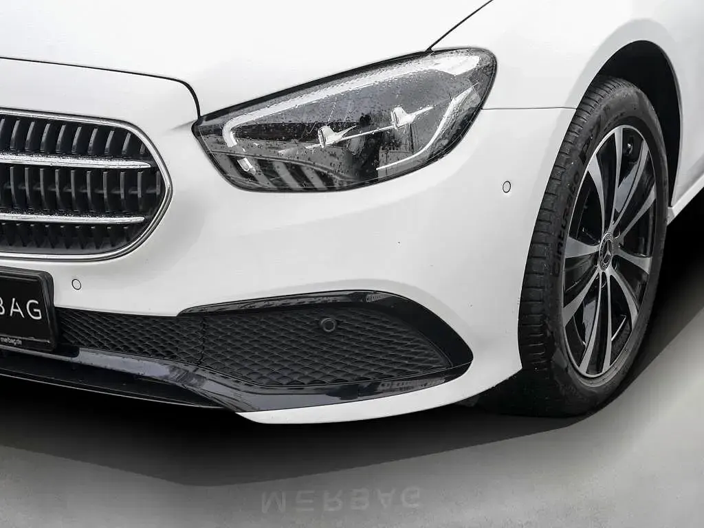 Gebraucht Mercedes E300 Avantgarde 306 PS (225 kW) 2022 Weiß Limousine