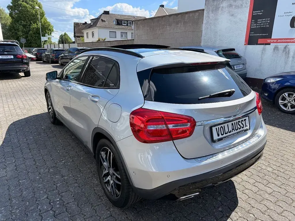 Gebraucht Mercedes GLA220 177 PS (130 kW) 2015 Silber SUV