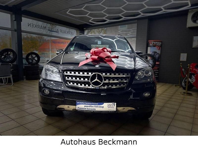 Schwarz Gebraucht 2008 Mercedes ML320 SUV | 8.990 € (Fairer Preis) - Bild 1/4