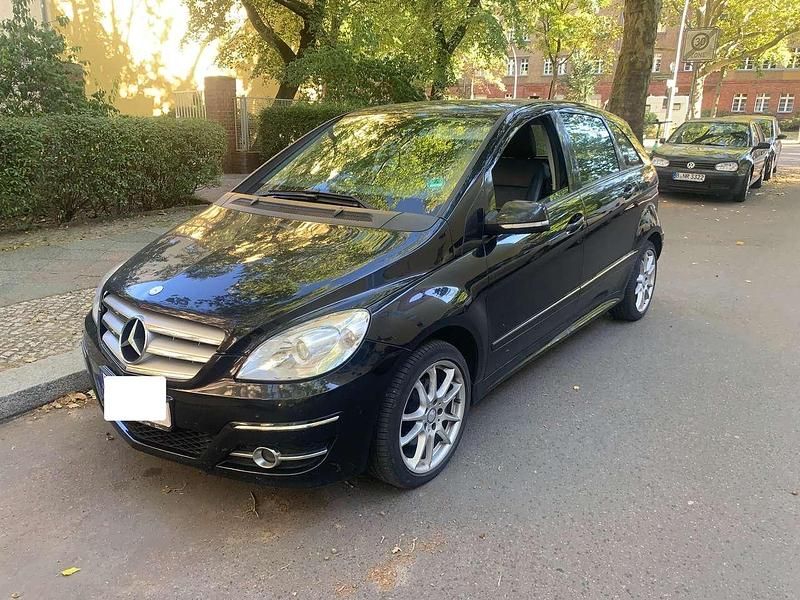 Gebraucht Mercedes B200 140 PS (102 kW) 2008 Kosmosschwarz  metalliclack Van / Kleinbus