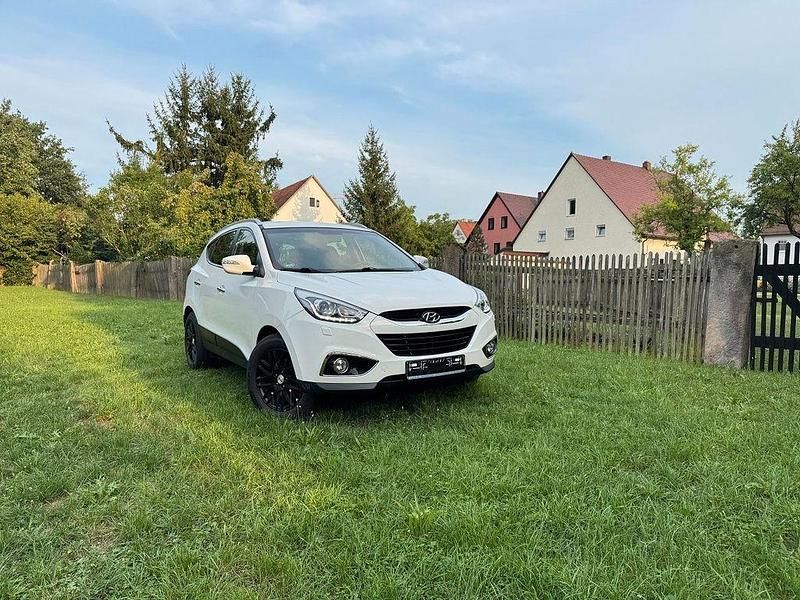 Weiß Gebraucht 2015 Hyundai ix35 Style SUV | 10.389 € (Fairer Preis) - Bild 1/4