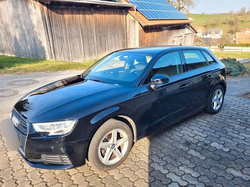 Second-hand Audi A3 Design 116 CP (85 kW) 2019 Negru Berlinǎ
