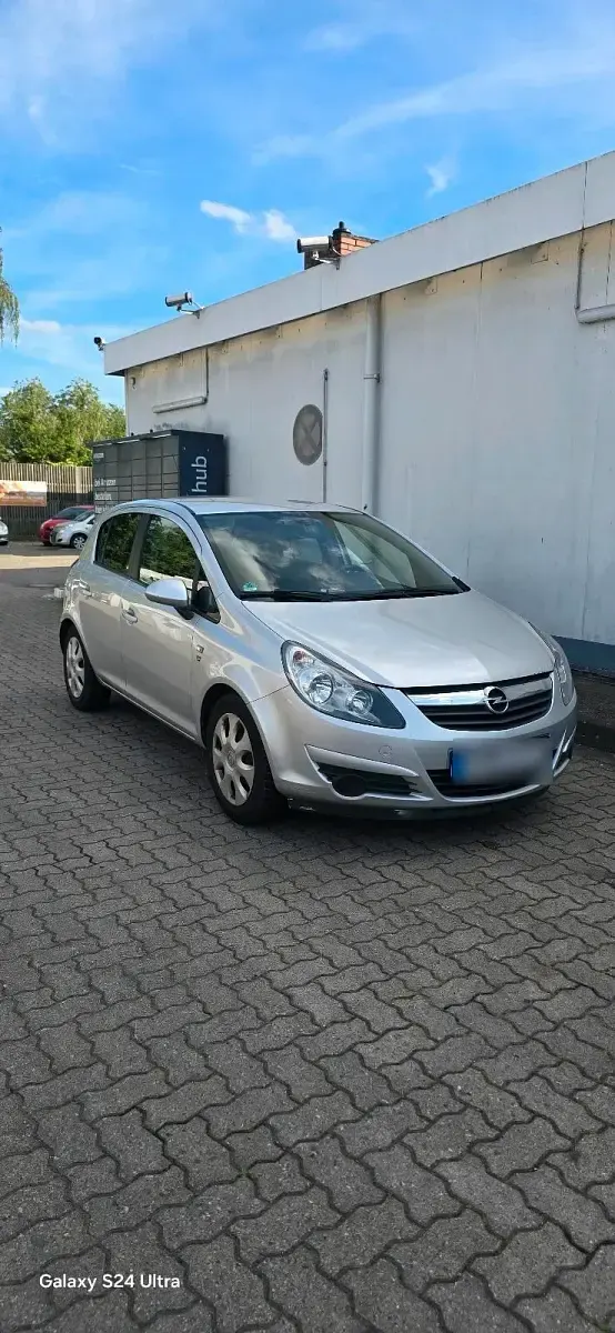 Gebraucht Opel Corsa 90 PS (66 kW) 2010 Silber Kleinwagen