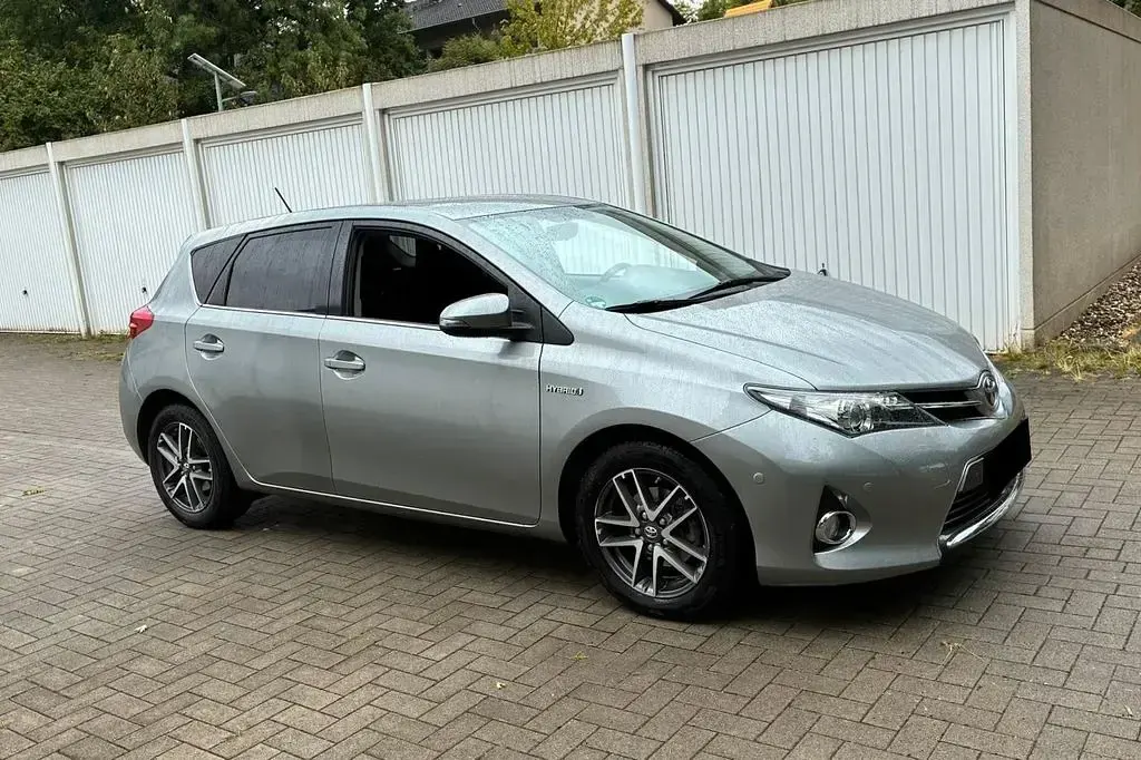 Gebraucht Toyota Auris Executive 136 PS (100 kW) 2015 Silber Limousine