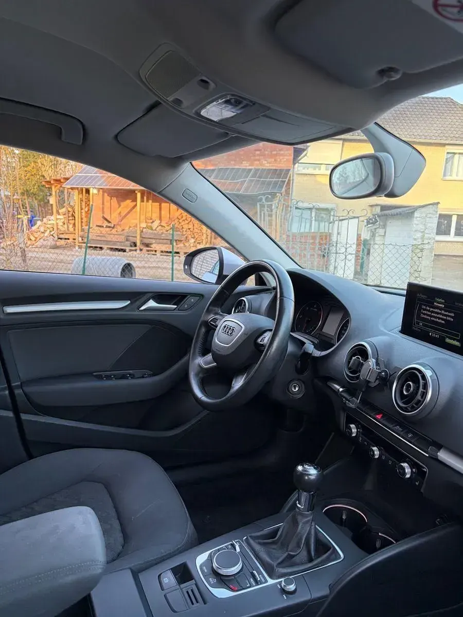 Gebraucht Audi A3 Ambiente 105 PS (77 kW) 2014 Silber Limousine