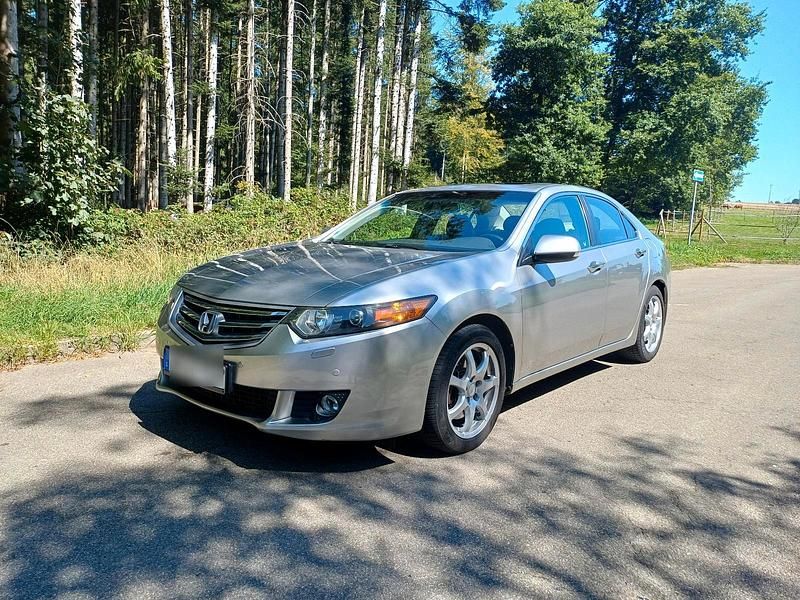 Silber Gebraucht 2009 Honda Accord Limousine | 8.199 € (Fairer Preis) - Bild 1/4