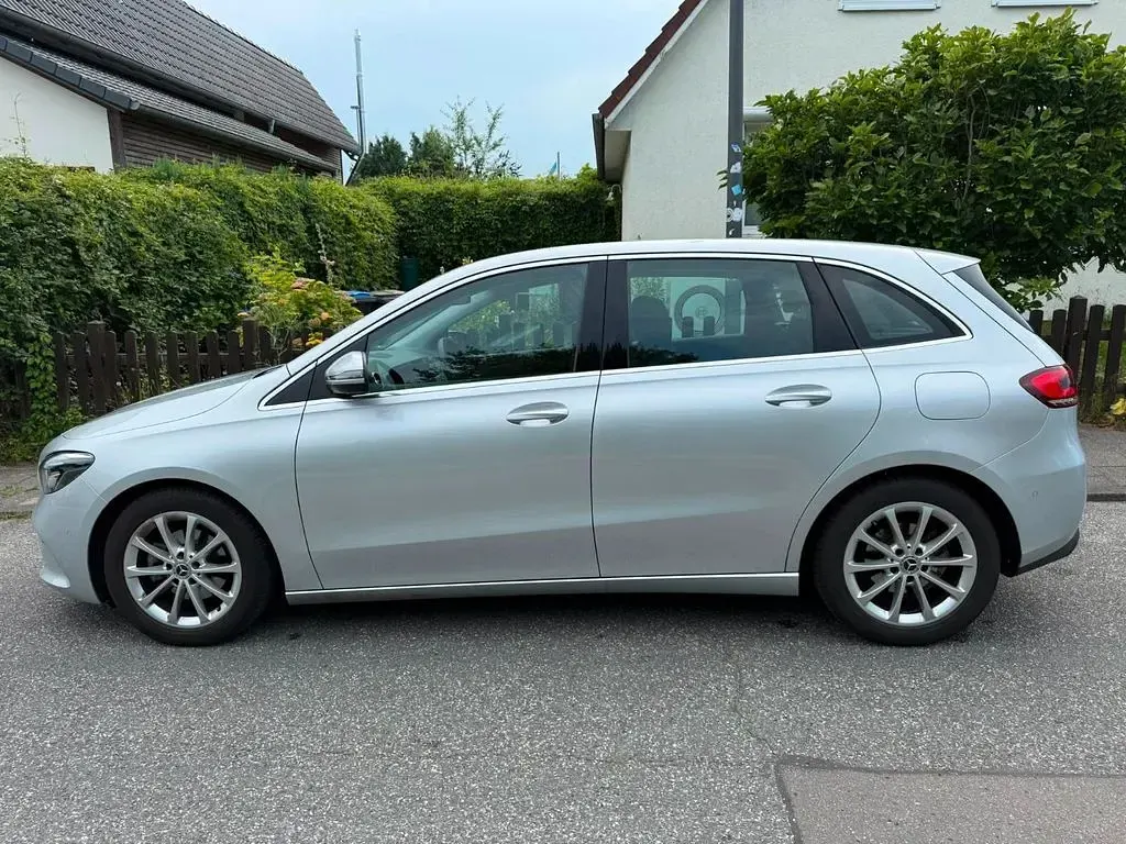 Gebraucht Mercedes B180 136 PS (100 kW) 2019 Silber Kleinwagen