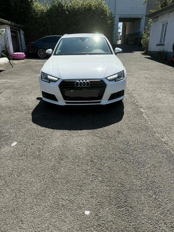 Weiß Gebraucht 2016 Audi A4 Kombi | 13.500 € (Guter Preis) - Bild 1/4