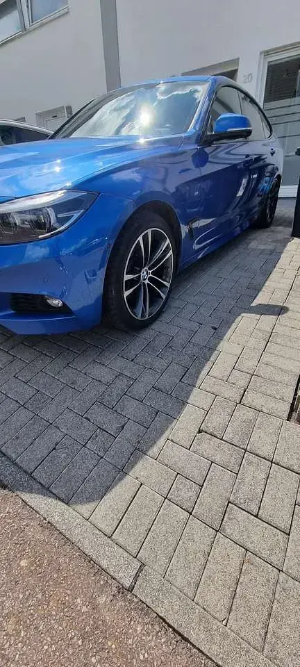 Gebraucht BMW 330 M Sport 252 PS (185 kW) 2017 Blau Limousine