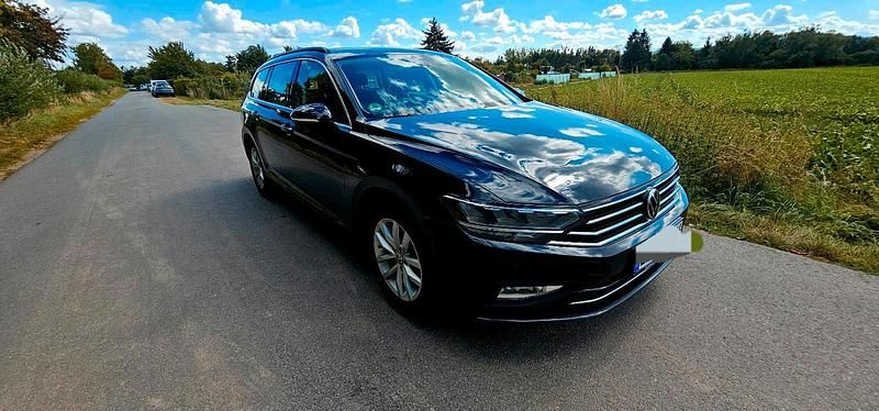 Schwarz Gebraucht 2021 VW Passat Kombi | 15.000 € (Fairer Preis) - Bild 1/4