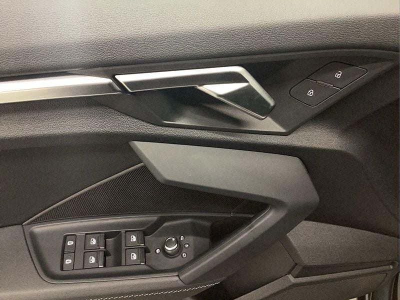 Gebraucht Audi A3 Sportback 150 PS (110 kW) 2024 Grau Kleinwagen