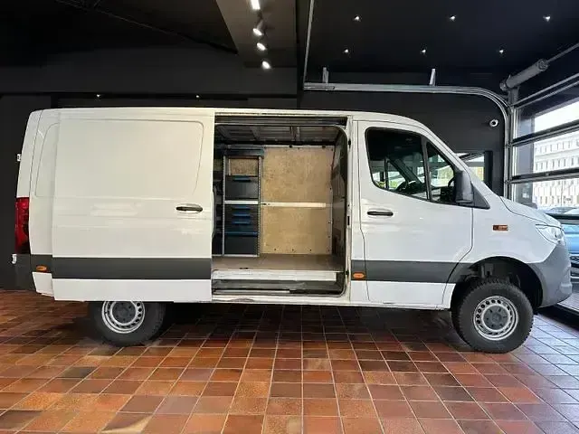 Używany Mercedes Sprinter 143 KM (105 kW) 2019 Biały Van