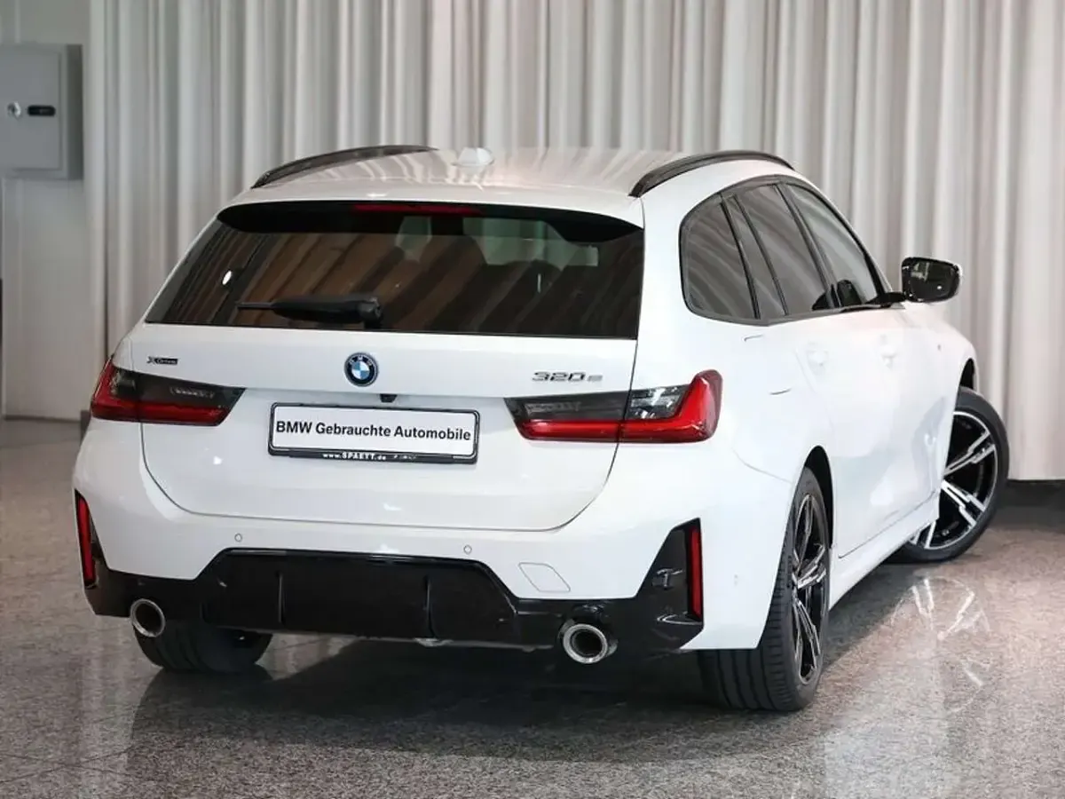 Gebraucht BMW 320 M Sport 163 PS (119 kW) 2024 Alpinweiß uni Kombi