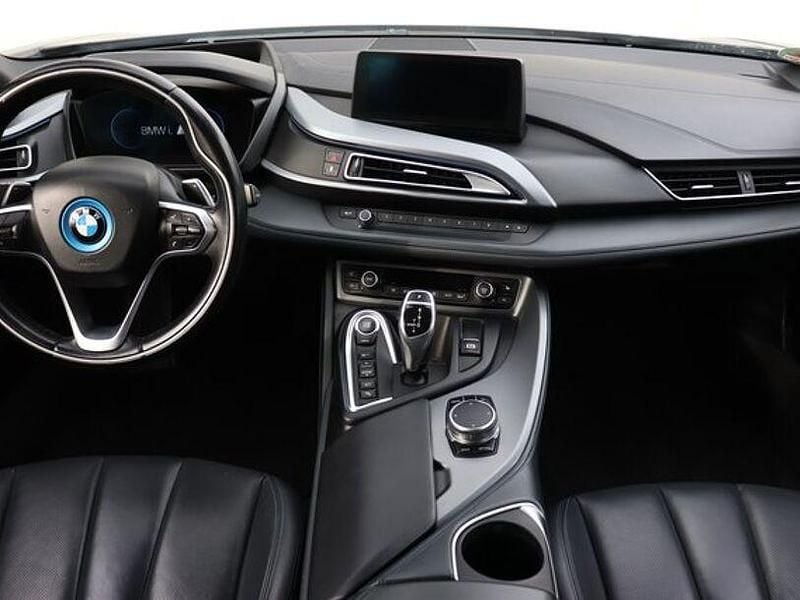 Second-hand BMW i8 Performance 362 CP (266 kW) 2017 Argintiu