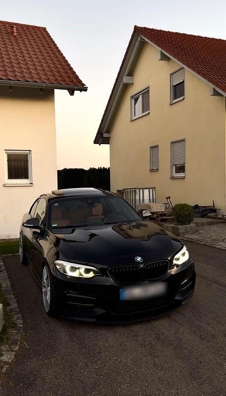Schwarz Gebraucht 2017 BMW M240 M Performance Coupé | 29.400 € (Fairer Preis) - Bild 1/4