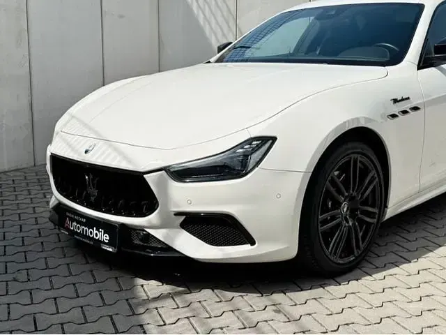 Gebraucht Maserati Ghibli 349 PS (256 kW) 2022 Weiß Limousine