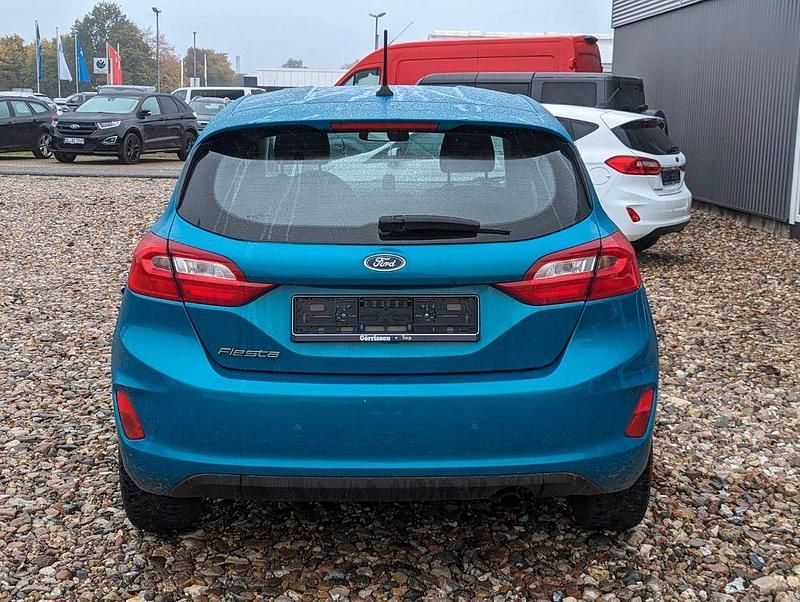 Gebraucht Ford Fiesta Trend 101 PS (74 kW) 2018 Blau Kleinwagen