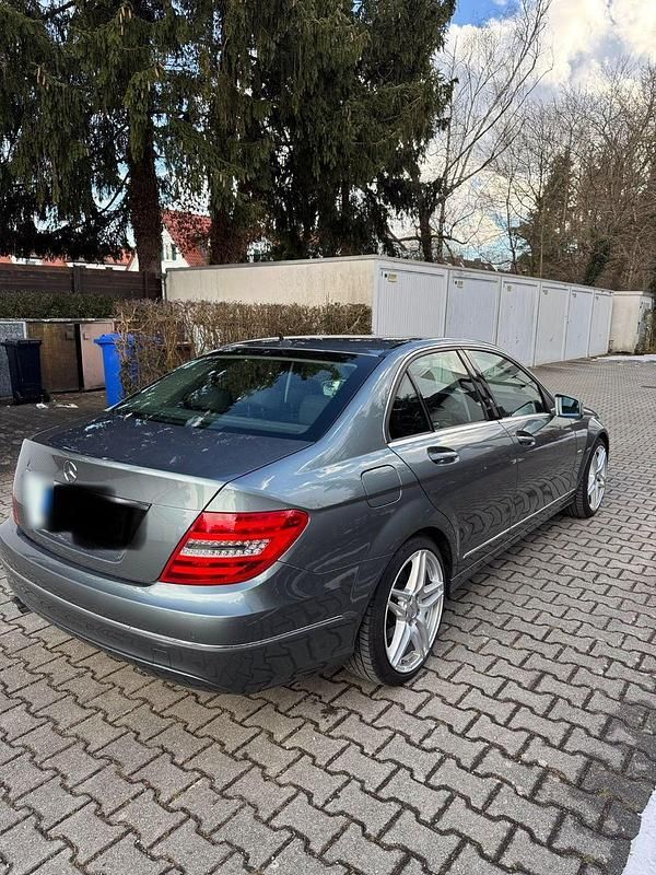 Gebraucht Mercedes C200 184 PS (135 kW) 2011 Grau Limousine