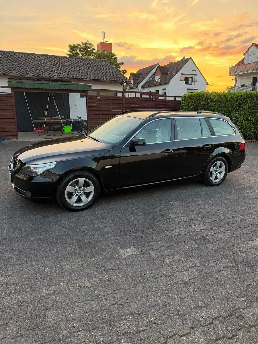 Gebraucht BMW 520 163 PS (119 kW) 2009 Schwarz Kombi