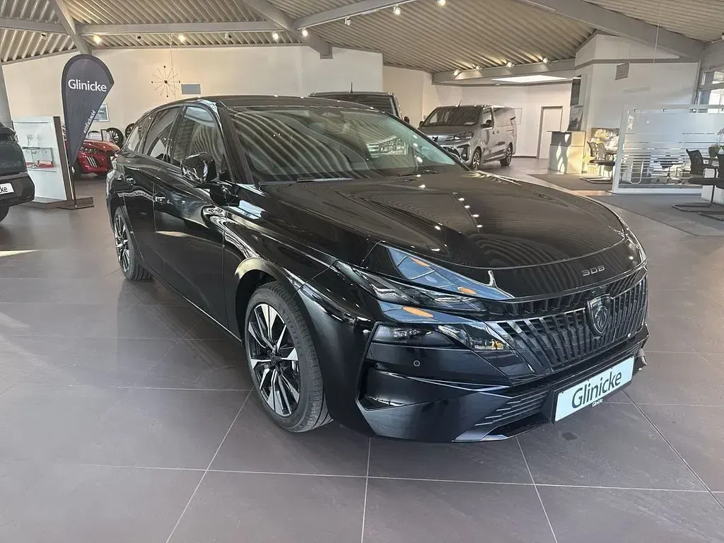 Neu Peugeot 308 SW Allure 145 PS (106 kW) 2026 Schwarz Kombi