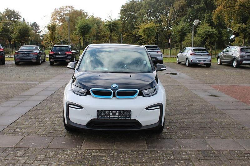Weiß Gebraucht 2022 BMW i3 Kleinwagen | 18.999 € (Fairer Preis) - Bild 1/4