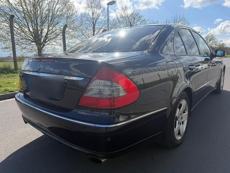 Gebraucht Mercedes E320 Avantgarde 224 PS (164 kW) 2007 Schwarz Limousine