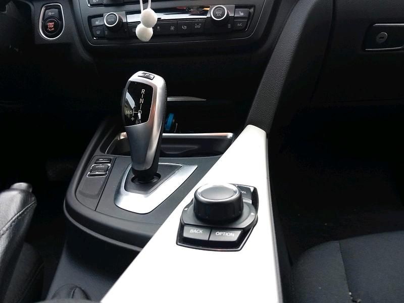 Gebraucht BMW 320 184 PS (135 kW) 2015 Schwarz Kombi