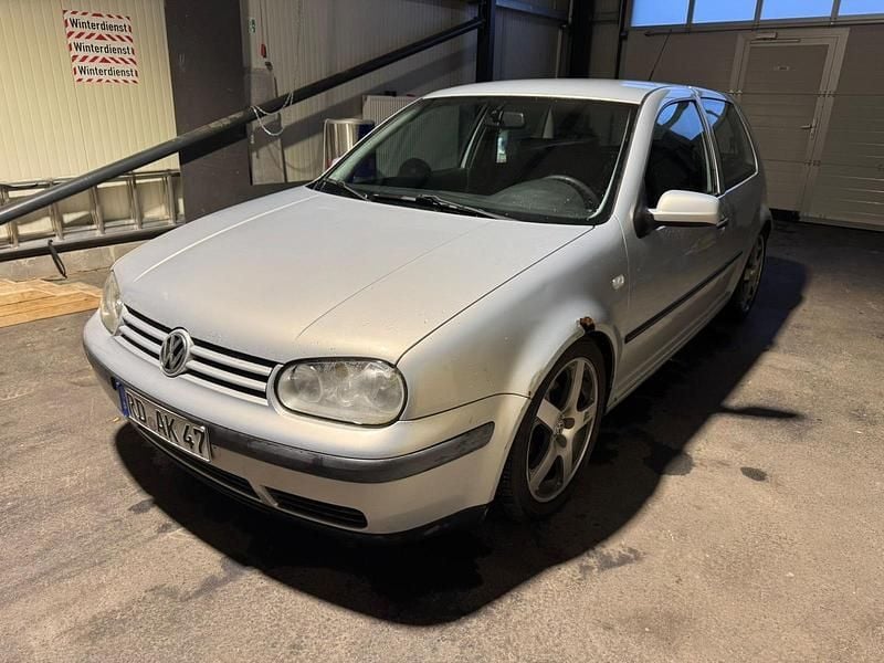 Gebraucht VW Golf IV 150 PS (110 kW) 1998 Silber Kleinwagen