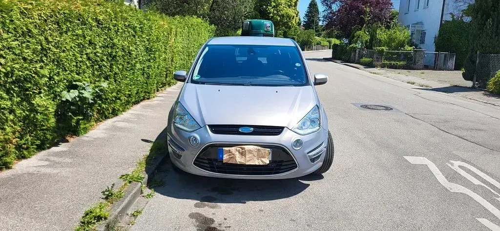 Gebraucht Ford S-MAX Titanium 140 PS (102 kW) 2011 Grau Van / Kleinbus