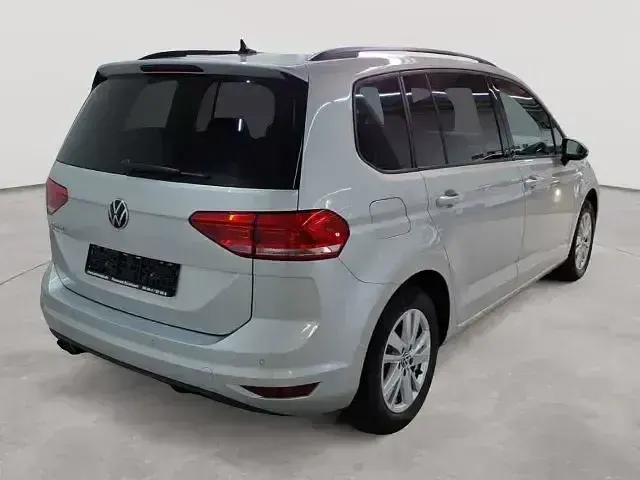 Gebraucht VW Touran Comfortline 150 PS (110 kW) 2021 Silber Van / Kleinbus