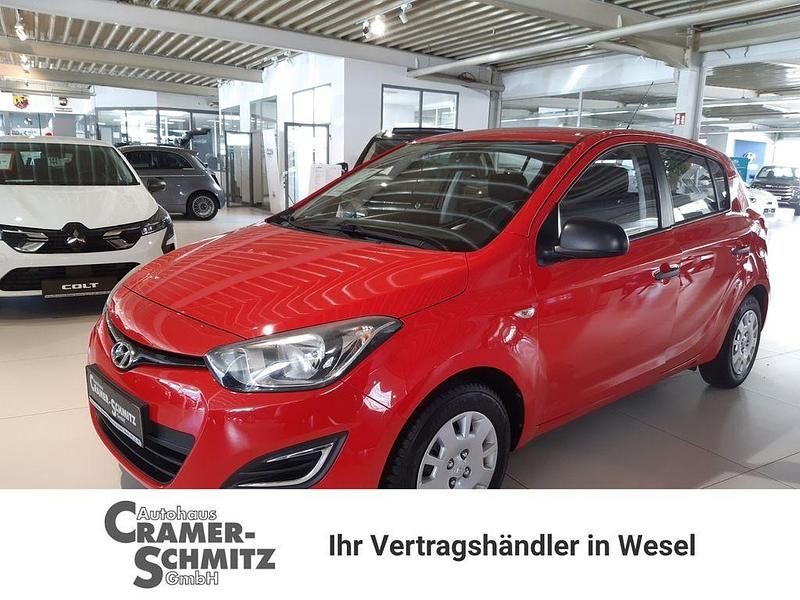 Gebraucht Hyundai i20 Edition 86 PS (63 kW) 2013 Rot Kleinwagen
