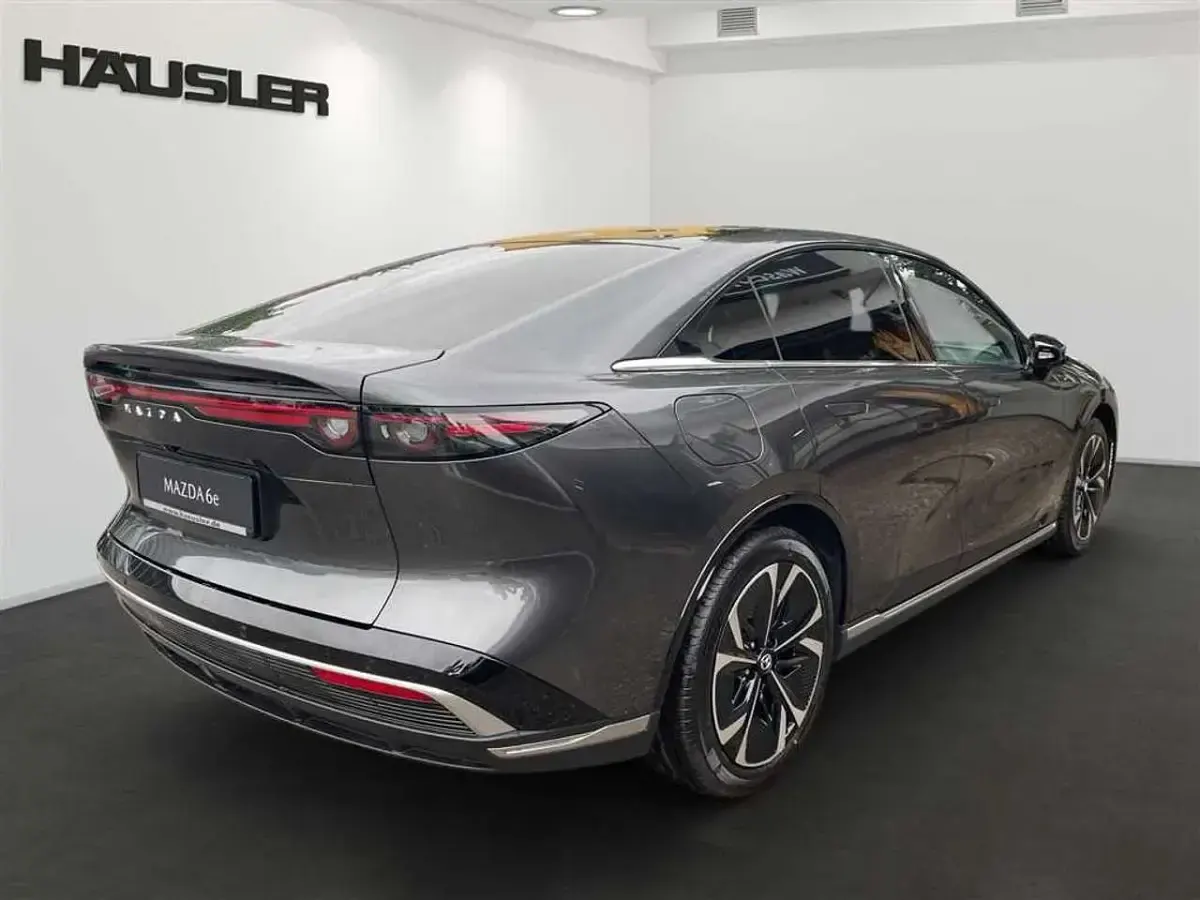Usata Mazda 6e 189 kW (258 CV) 2025 Grigio Berlina