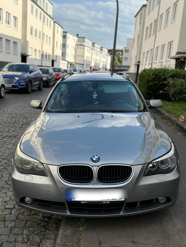 Grau Gebraucht 2005 BMW 525 Kombi | 2.950 € (Fairer Preis) - Bild 1/4