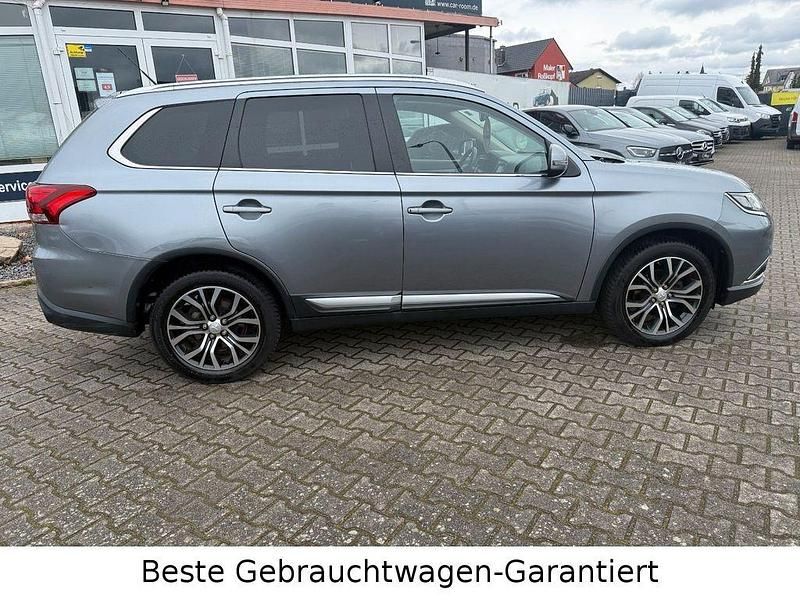 Gebraucht Mitsubishi Outlander Plus 150 PS (110 kW) 2015 Grau SUV